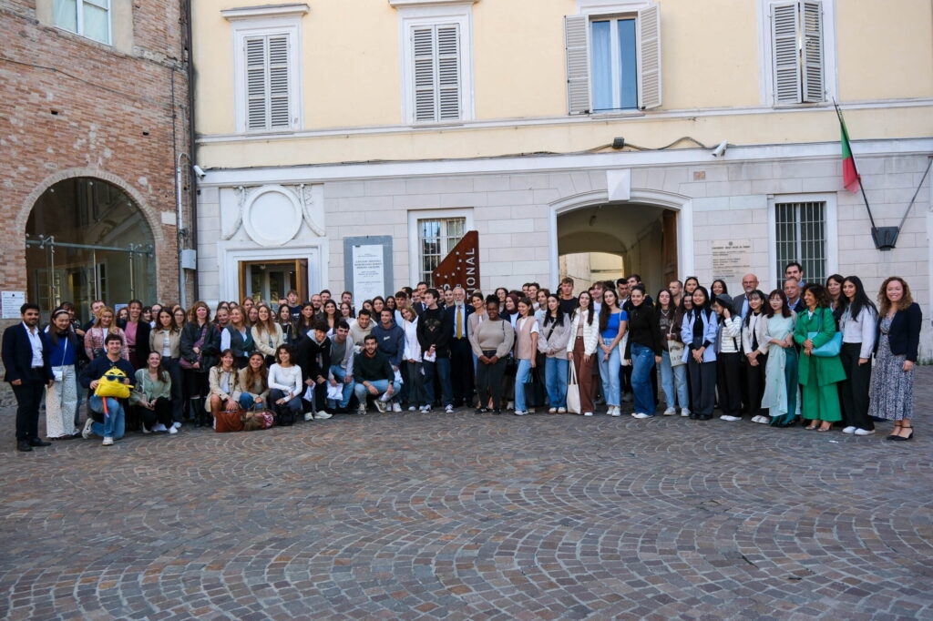 EMILIA ROMAGNA ECONOMY - Welcome Day allUniversità di Parma